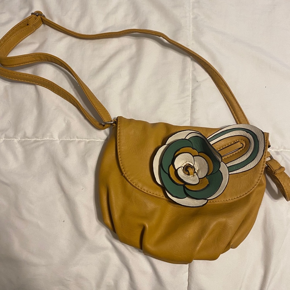 Small yellow flower purse
